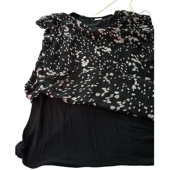 CABI top, black and gray, size Medium. Semi sheer with attached cami. Loose fit - Picture 3 of 6